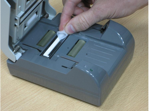 Cleaning CIS id150